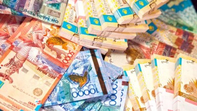 Курс тенге укрепился к выходным