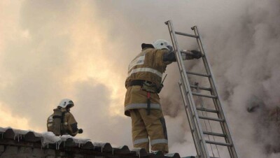 В Усть-Каменогорске на маслозаводе случился крупный пожар