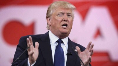 Трамп выплатит 25 млн долларов подавшим на него в суд студентам