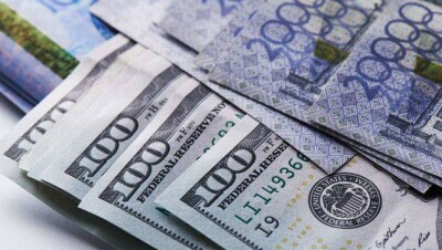 Доллар на бирже подорожал на 4 тенге