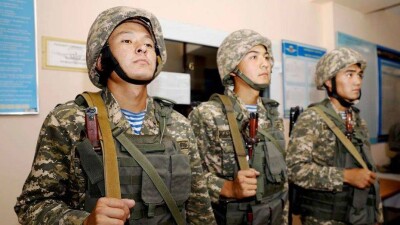 Боеготовность 10 000 военнослужащих проверят на учениях "Каратау-2017"
