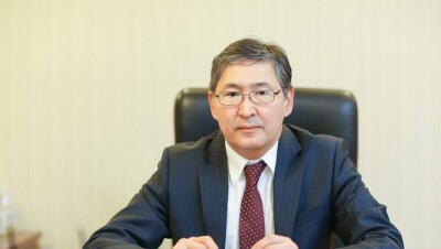 Ерлан Сагадиев поздравил школьников с результатами TIMSS