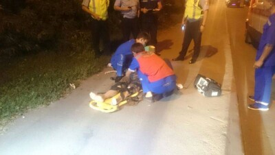 В Алматы спасатели вытащили упавшую в колодец девушку