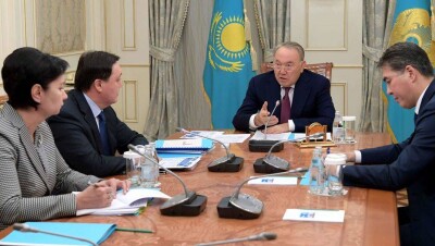 Назарбаев: Многодетные семьи должны получать соцпомощь уже с 1 апреля