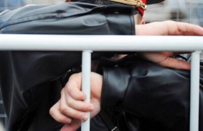 Двух полицейских осудили за хранение наркотиков в Жамбылской области