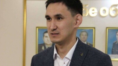 Раненому при теракте в Актобе полицейскому подарили двухкомнатную квартиру