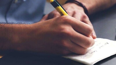 В Павлодарской области вычислили неграмотного акима, который писал на коллег анонимки