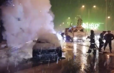 Автомобиль сгорел дотла в Алматы