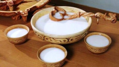 Миллиардные траты на лекарства депутат предложил заменить изучением кобыльего молока