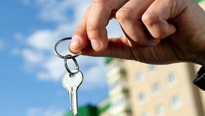 Пострадавшим от паводка рабочим в Актобе начальство подарило квартиры