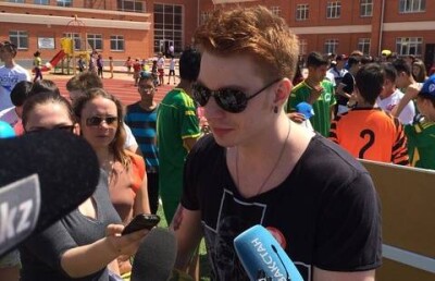 Команда звезд шоу-бизнеса проиграла в футбол детям