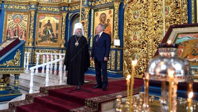 Президент посетил Свято-Успенский кафедральный собор Астаны