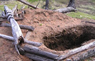 Он насмерть забил любимую жену и застрелился на её могиле