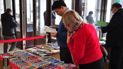 Почему в магазинах мало книг на казахском языке, рассказал Мухамедиулы