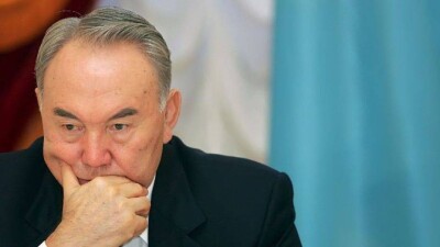 Назарбаев выразил соболезнование Атамбаеву в связи с гибелью людей во время оползня