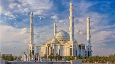 Нурсултан Назарбаев поздравил казахстанцев с праздником Курбан-айт