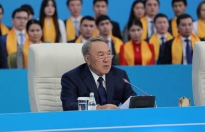 Назарбаев укорил молодежь за непатриотичность 