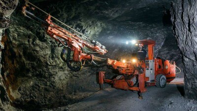 На руднике ВКО спасатели нашли вероятное место, где может находиться горняк