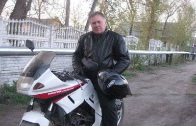 В Караганде в аварию попал "байкер-ветеран"