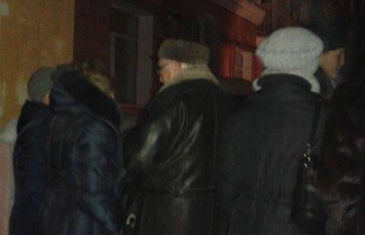 Сильный пожар вспыхнул в многоквартирном жилом доме в Караганде