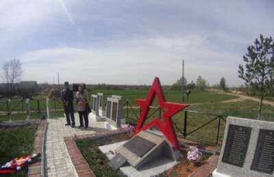 Североказахстанец через 70 лет смог побывать на могиле своего отца