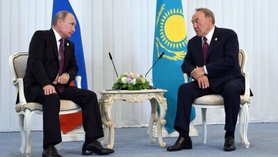 Назарбаев поблагодарил Путина за участие в Актауском саммите