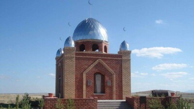 Акмолинский бизнесмен направил свыше 10 млн тенге на благоустройство мазара Уали-хана 