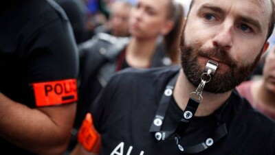 20 тысяч полицейских Парижа вышли на акцию протеста из-за тяжёлых условий работы