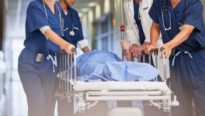 Полицейский, получивший огнестрельное ранение от коллеги, скончался в больнице в Алматы