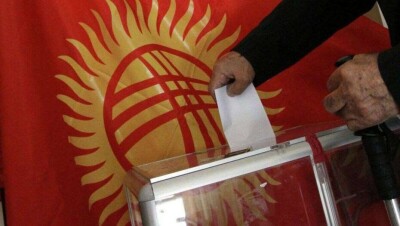 Верховный суд Кыргызстана вернул ЦИК жалобу на перенос срока повторных выборов в парламент