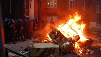 Во Франции возобновились столкновения демонстрантов с полицией