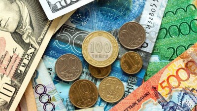 Тенге продолжает бить рекорды на бирже