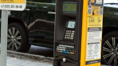 9 Мая водителям Алматы разрешили бесплатно парковаться по всему городу