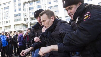 Митинги против коррупции в России: Навального арестовали на 15 суток