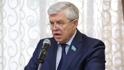 Божко предложил Минюсту применять армейские методы воспитания экспертов