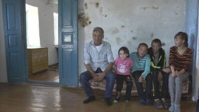 Воспитывающий четверых детей пенсионер поражён "помощью" акимата