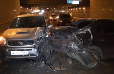 Поломка автомобиля стала причиной серьёзного ДТП в Алматы