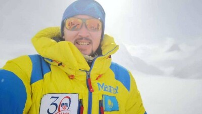 Альпинист Максут Жумаев во второй раз покорил Эверест