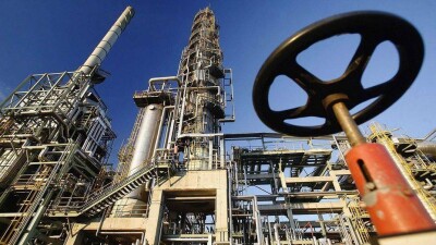 Цена на нефть Brent вновь стремится к 70 долларам за баррель