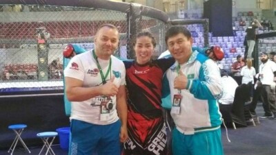 Учительница из Талдыкоргана выиграла свой первый бой на чемпионате мира по ММА в Бахрейне