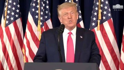 Трамп объявил налоговые каникулы для американцев с доходом до 100 тысяч долларов в год