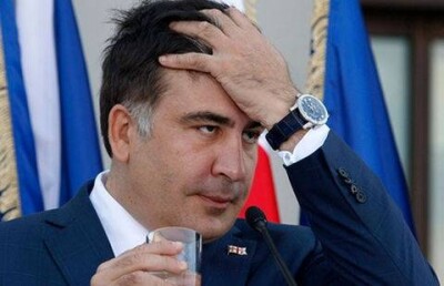 Водой плеснул в лицо Саакашвили министр Аваков