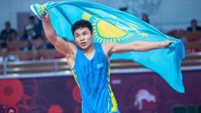 Казахстан проиграл третий финал подряд на домашнем чемпионате мира по борьбе