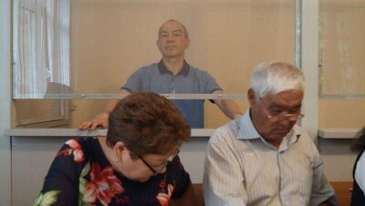 Две жены Тохтара Тулешова подали в суд на супруга