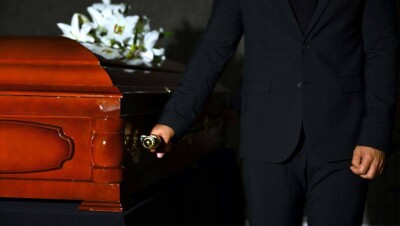 В Нур-Султане полицейские передавали данные об умерших компаниям ритуальных услуг