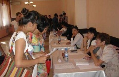 Жители Уральска выбирают работу полегче, а зарплату побольше