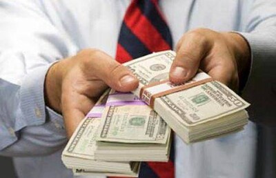 Мошенница с помощью гипноза обманывает кассиров в Алматы