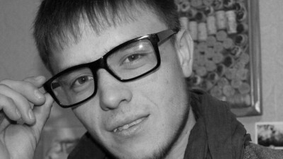 Парень ушёл из дома и повесился на ремне от сумки в Усть-Каменогорске