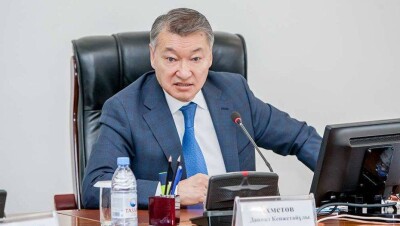 Ахметов о дефиците кадров в ВКО: Привезите врачей откуда хотите, мы дадим квартиры