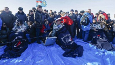 Экипаж МКС с установившей рекорд среди женщин астронавтом приземлился в Карагандинской области